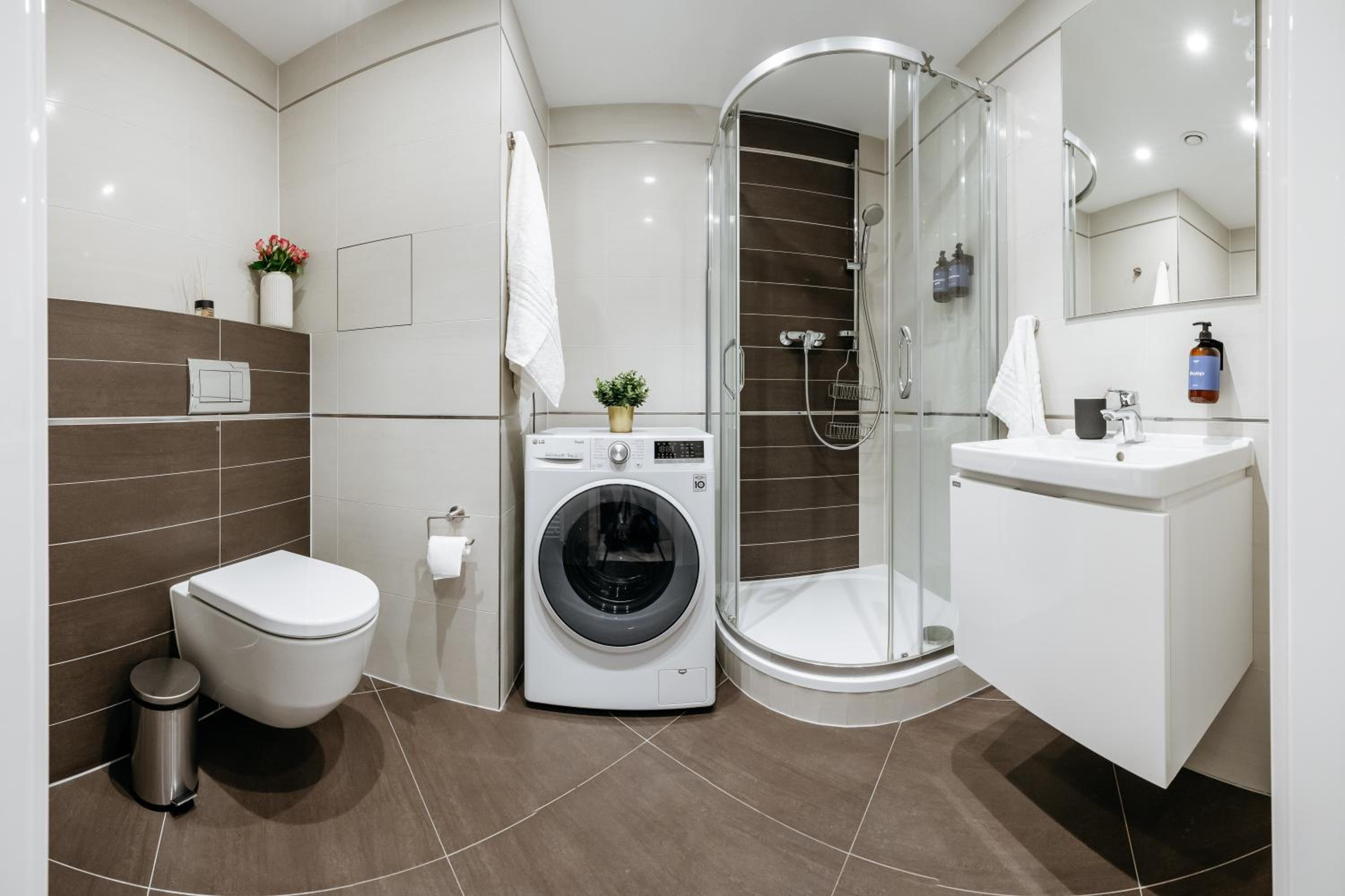 Studio with balcony and garage parking in Smíchov by Prague Days