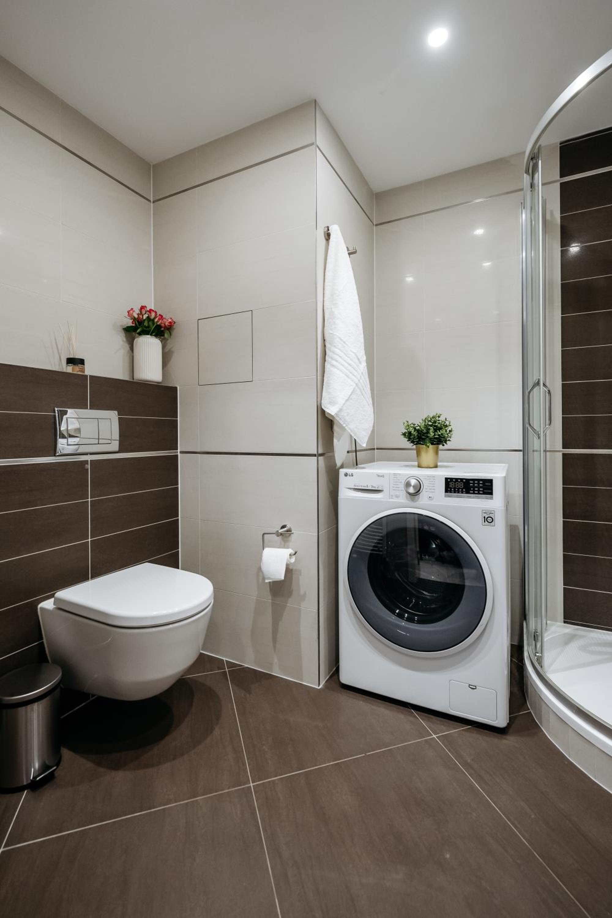 Studio with balcony and garage parking in Smíchov by Prague Days