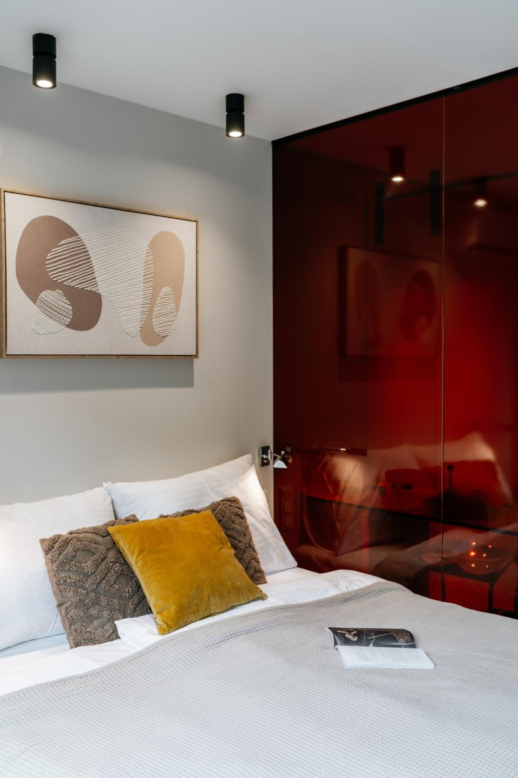 Studio with balcony and garage parking in Smíchov by Prague Days