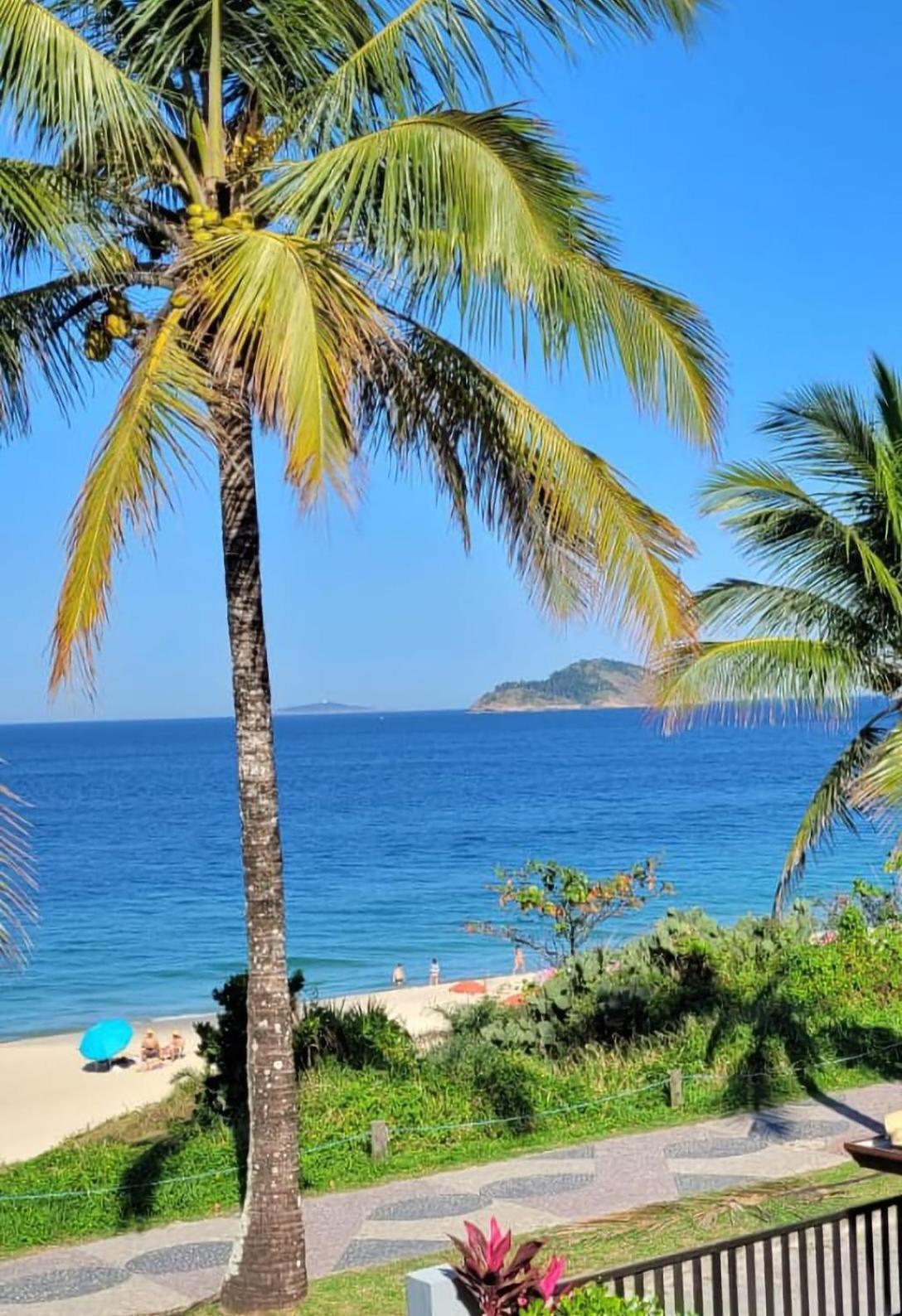 Casa Cond Ocean House Camboinhas Pé na Areia 4qts