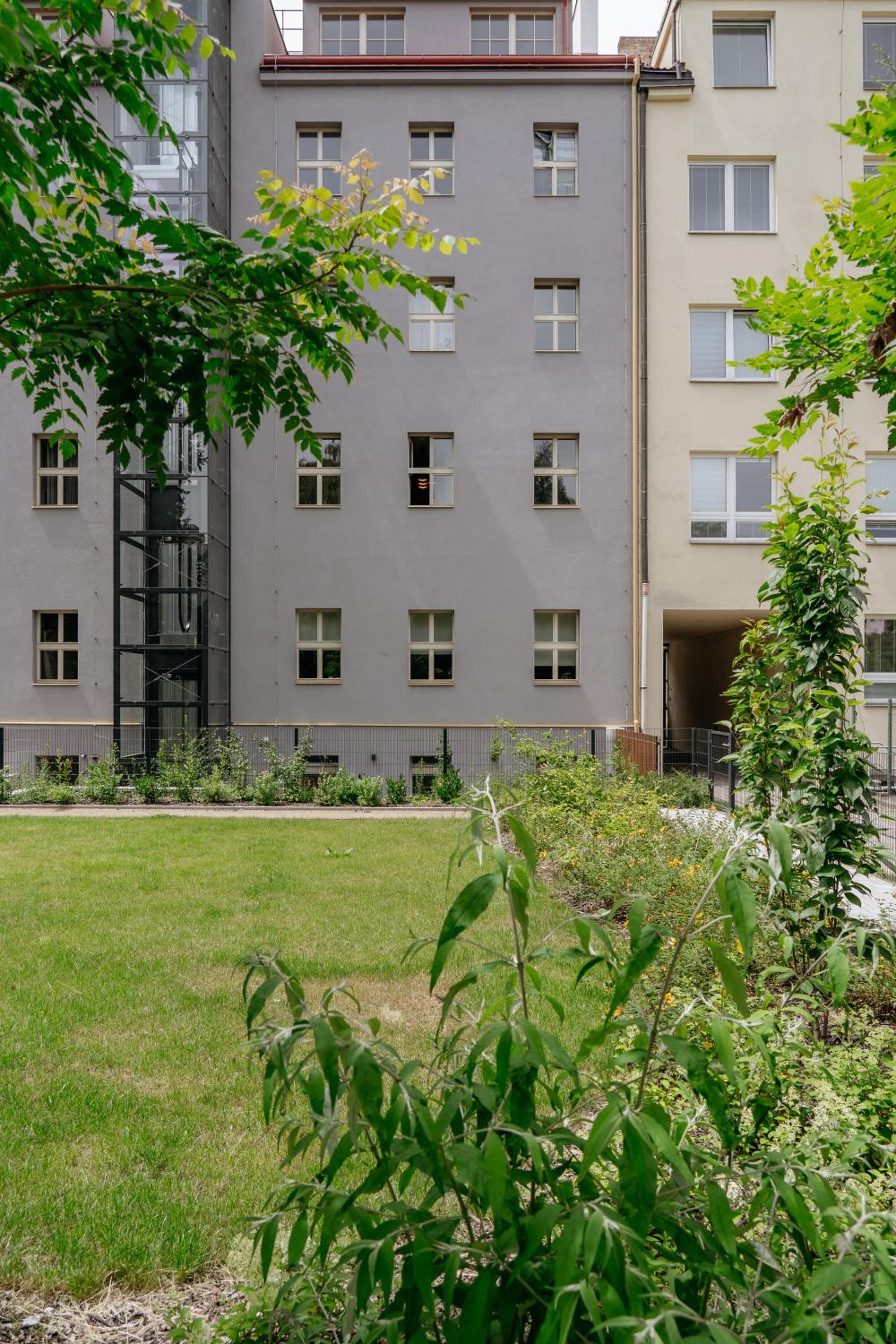 Studio with easy city access by Prague Days