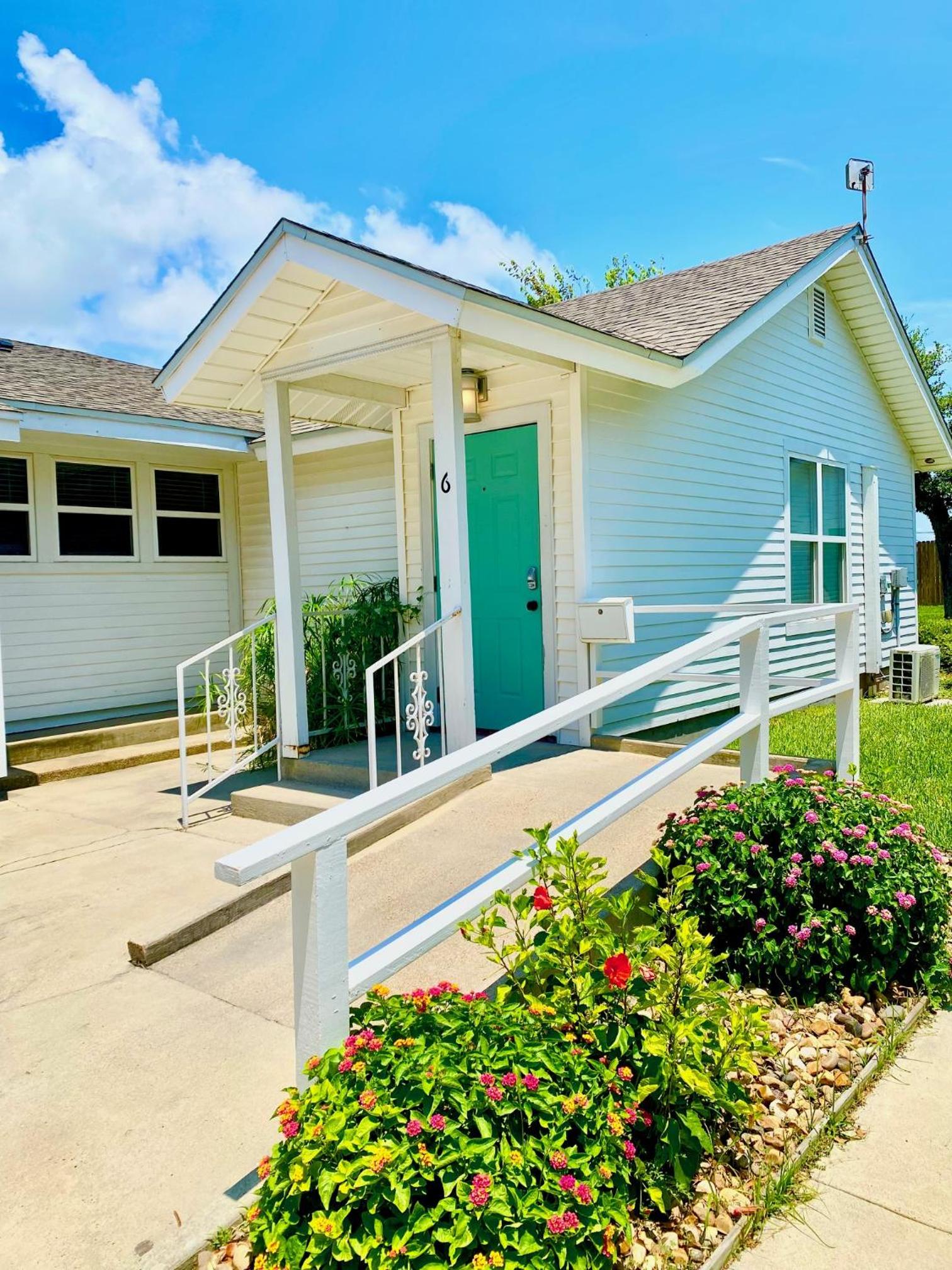 Oak Cottages 6