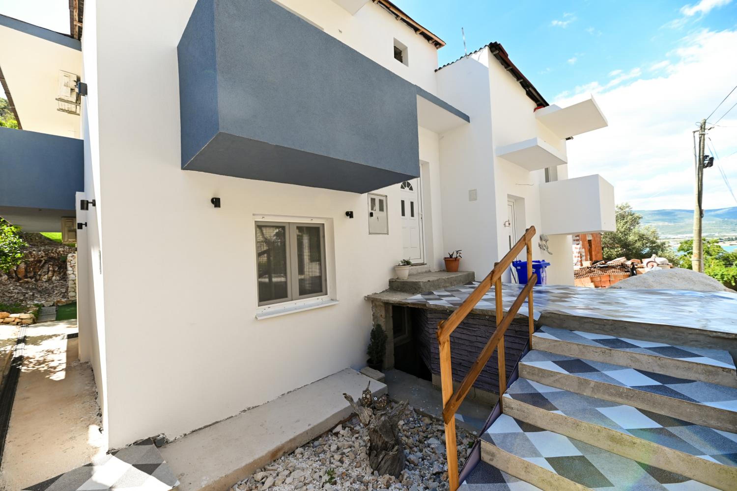 New, close to the beach apartment with terrace, 2-room, parking