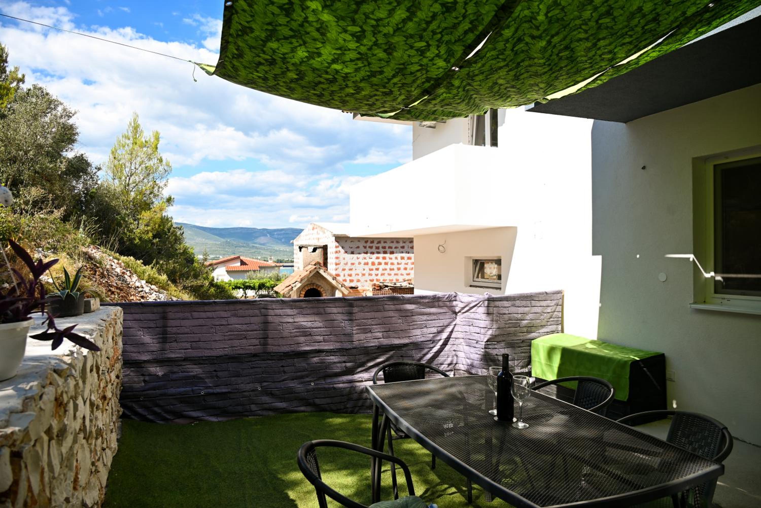 New, close to the beach apartment with terrace, 2-room, parking