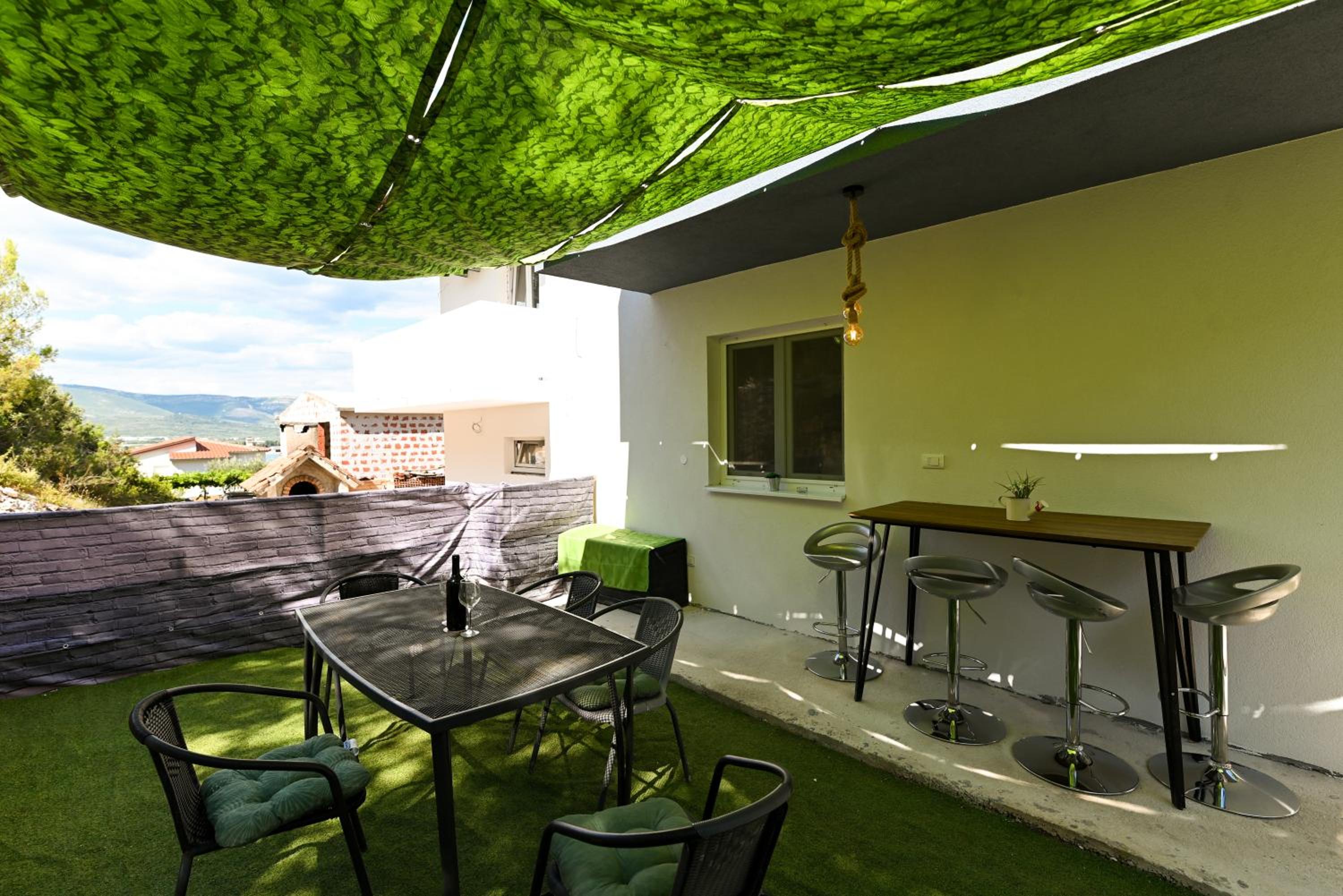 New, close to the beach apartment with terrace, 2-room, parking