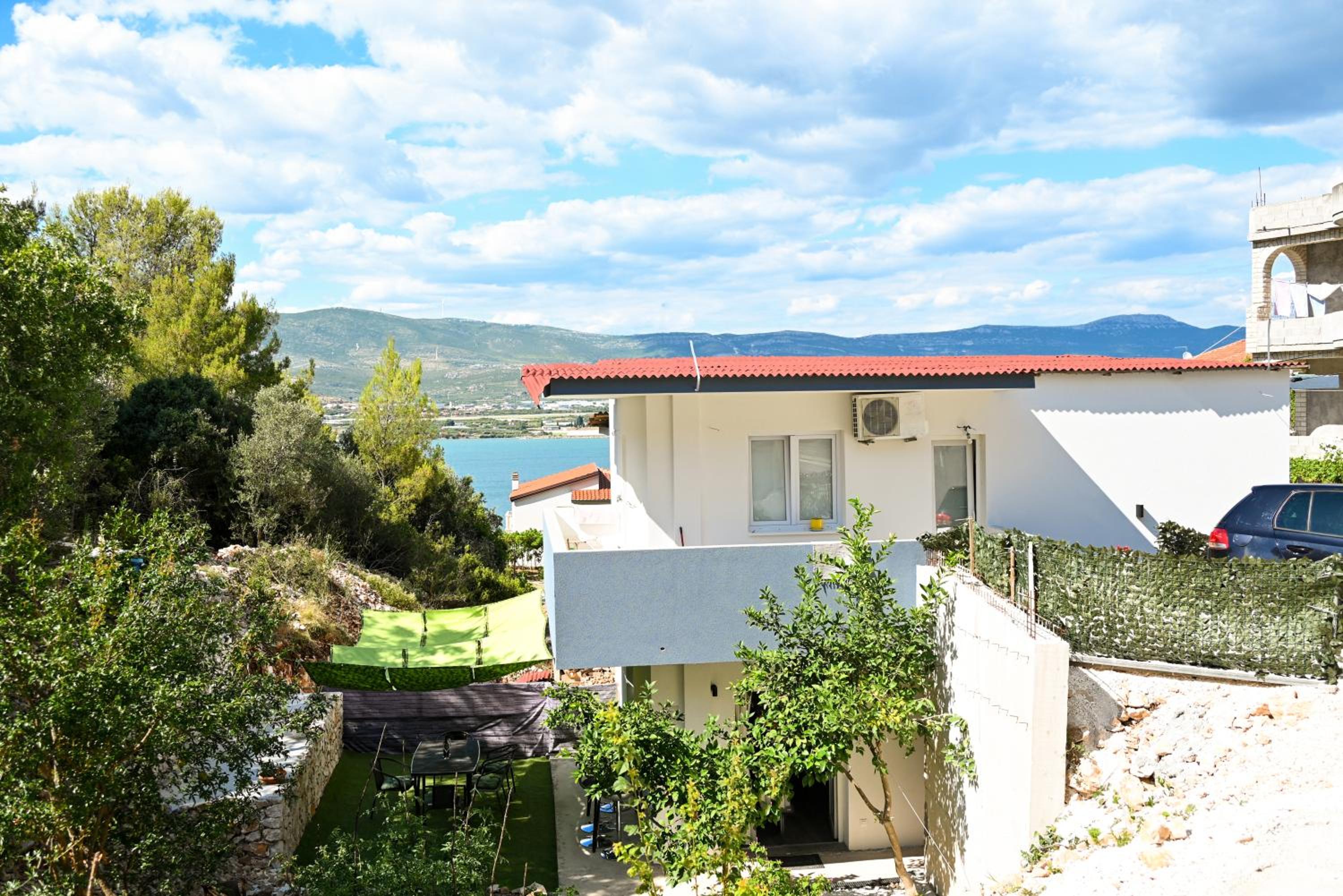 New, close to the beach apartment with terrace, 2-room, parking