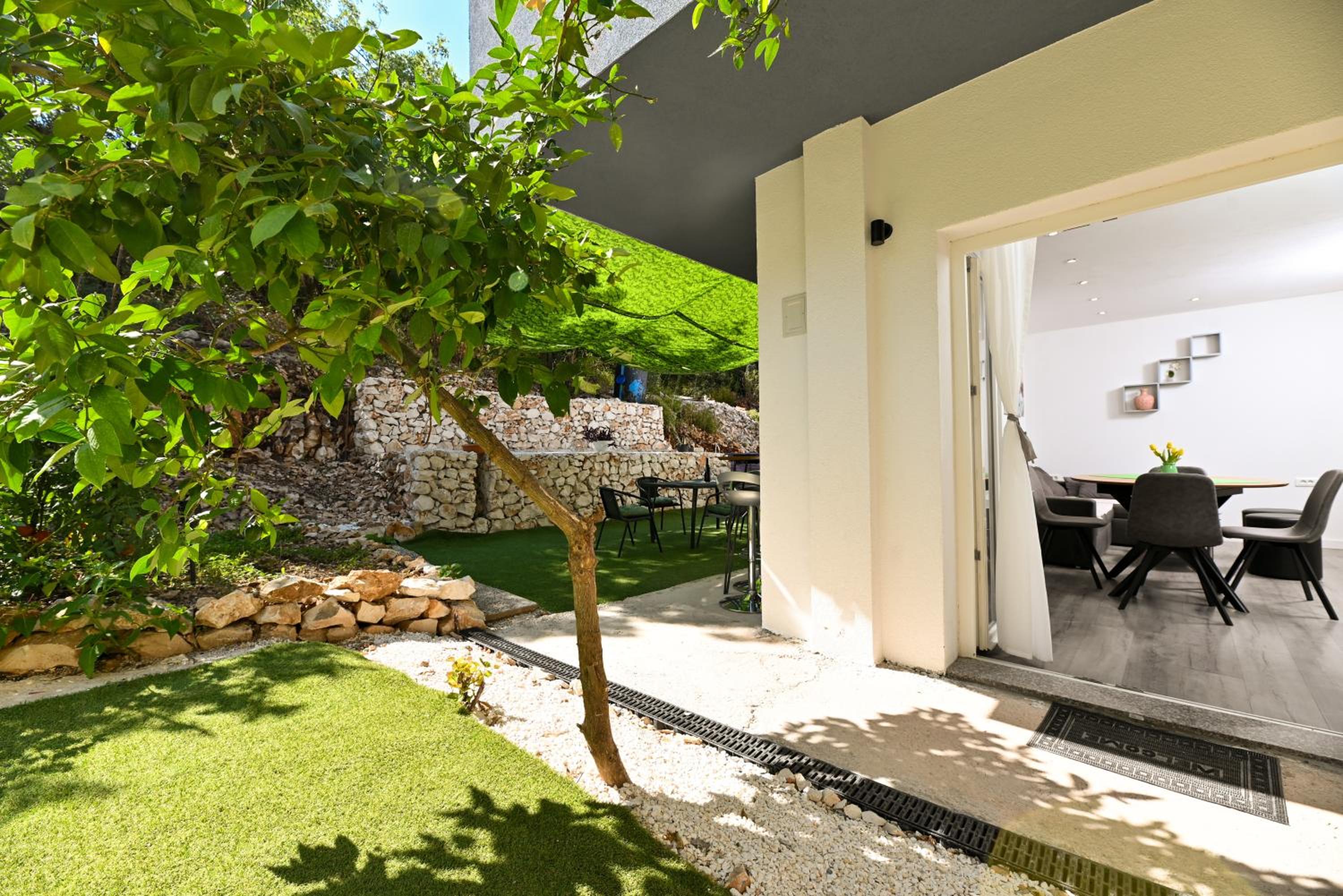 New, close to the beach apartment with terrace, 2-room, parking