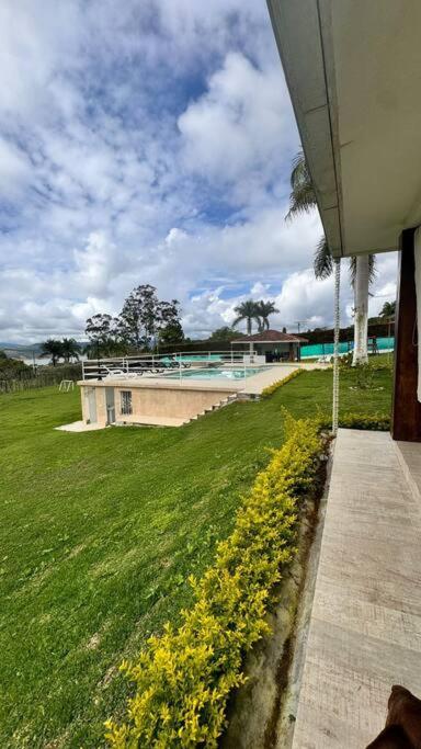 Finca con vistas al Lago Calima