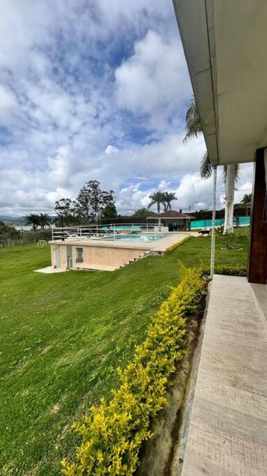 Finca con vistas al Lago Calima