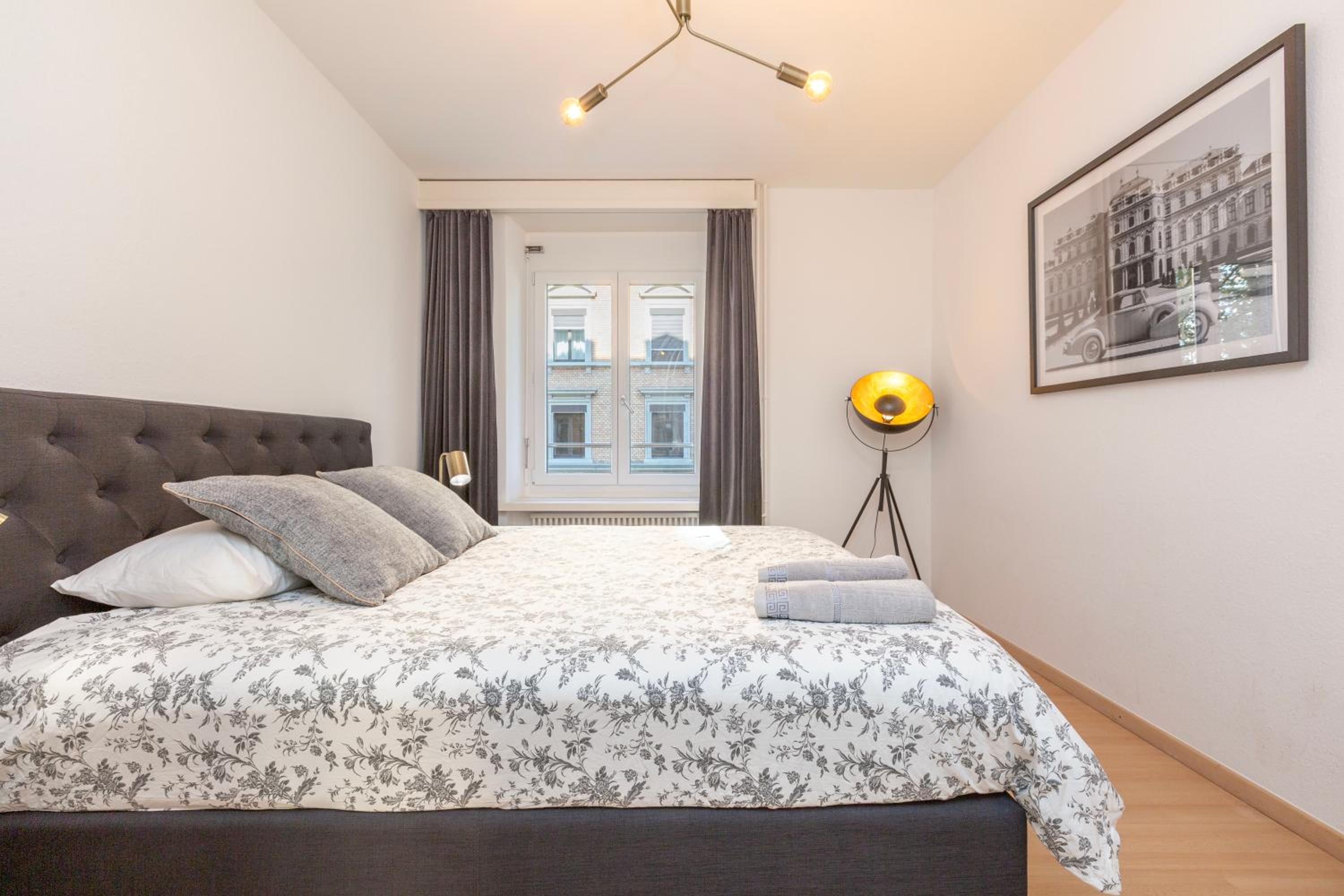 KAYA Zurich Apartment RUBY - Downtown Deluxe 2BR Apt