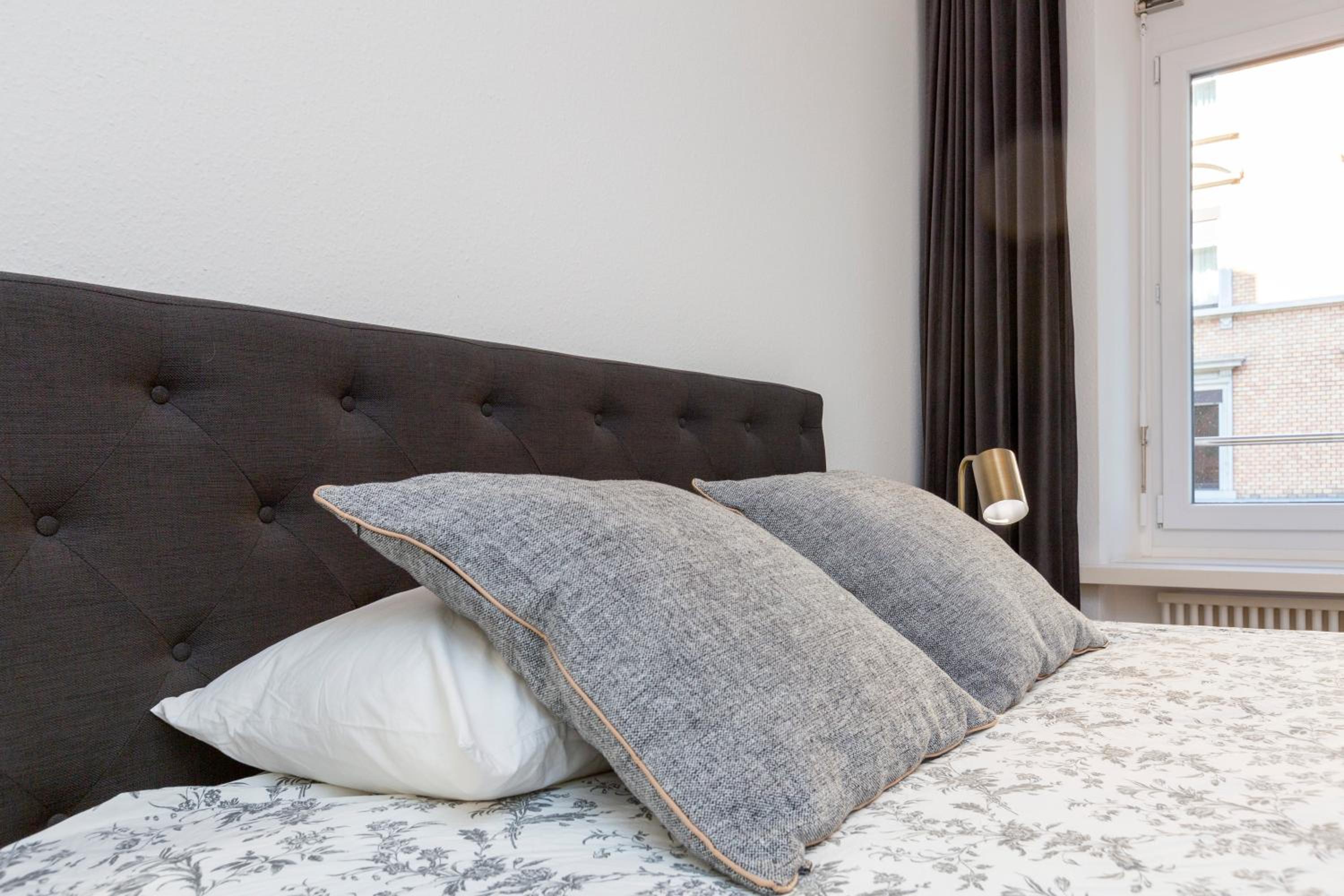 KAYA Zurich Apartment RUBY - Downtown Deluxe 2BR Apt