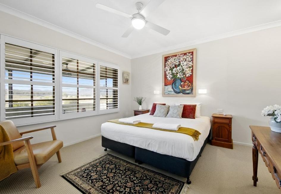 Maranda Country Estate 5 Bedrooms with Pool, Spa & EV