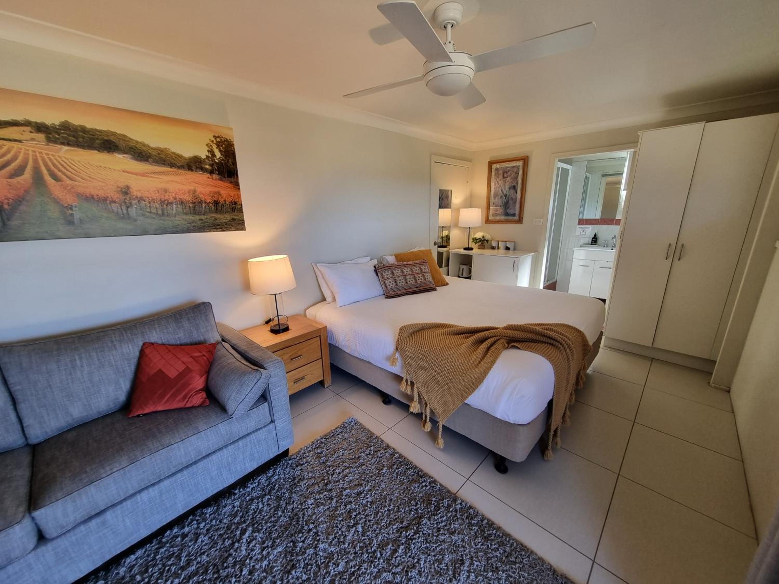 Maranda Country Estate 5 Bedrooms with Pool, Spa & EV