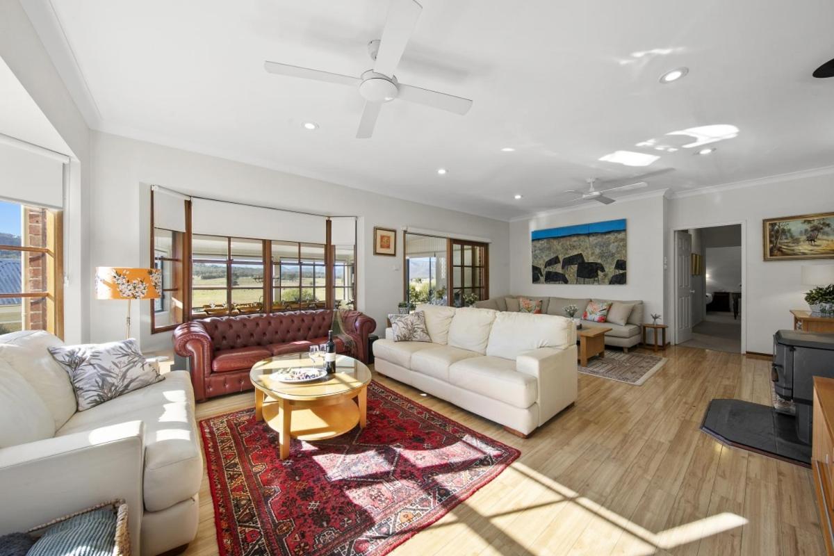 Maranda Country Estate 5 Bedrooms with Pool, Spa & EV