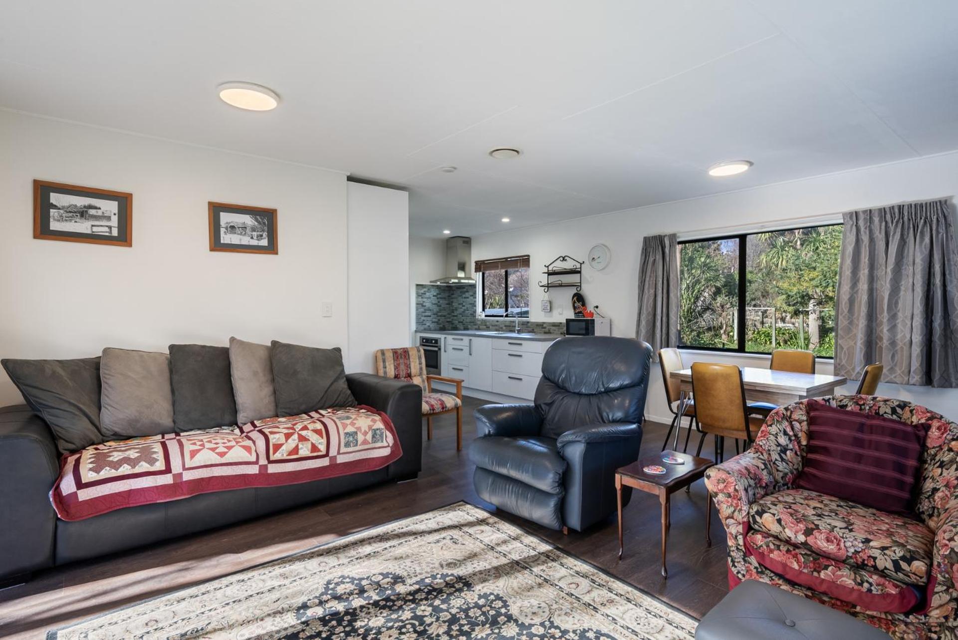 Dale Sanctuary - Raumati South Holiday Home view 4