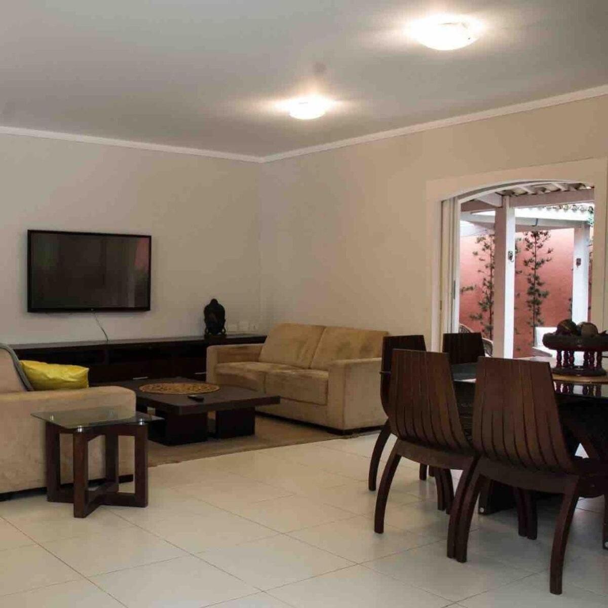 Casa Paradisíaca Para até 28 pessoas 350m do Mar