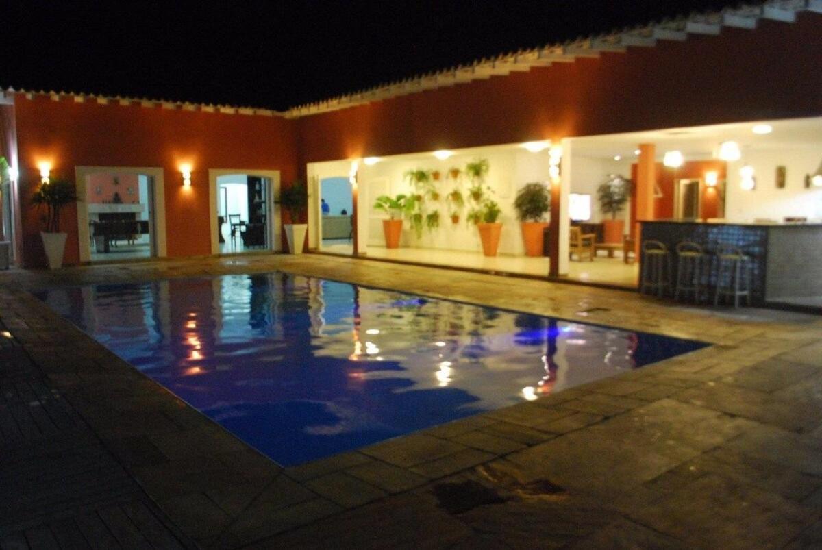 Casa Paradisíaca Para até 28 pessoas 350m do Mar