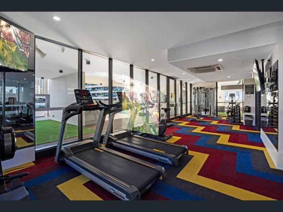 Ocean views in the heart of Broadbeach!
