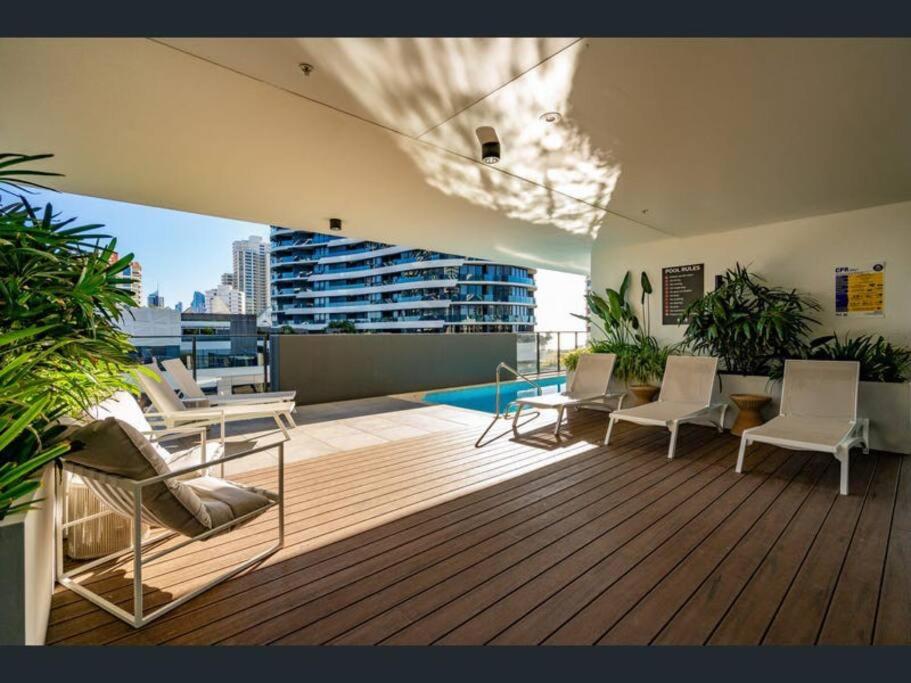 Ocean views in the heart of Broadbeach!