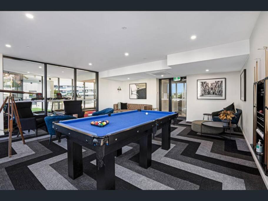 Ocean views in the heart of Broadbeach!