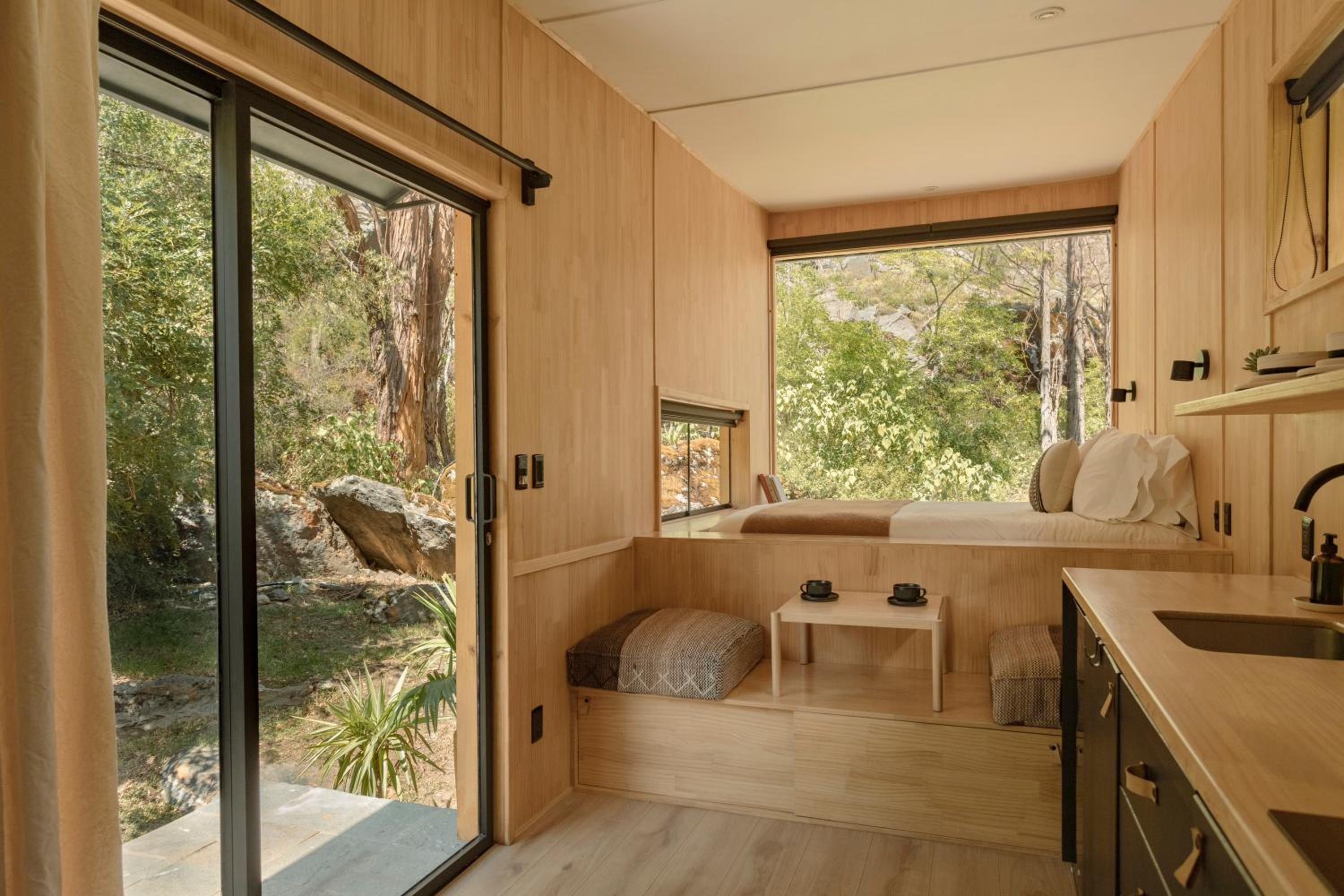 Earth Tones - Cozy, Intimate Haven with Bedside Mountain View view 4
