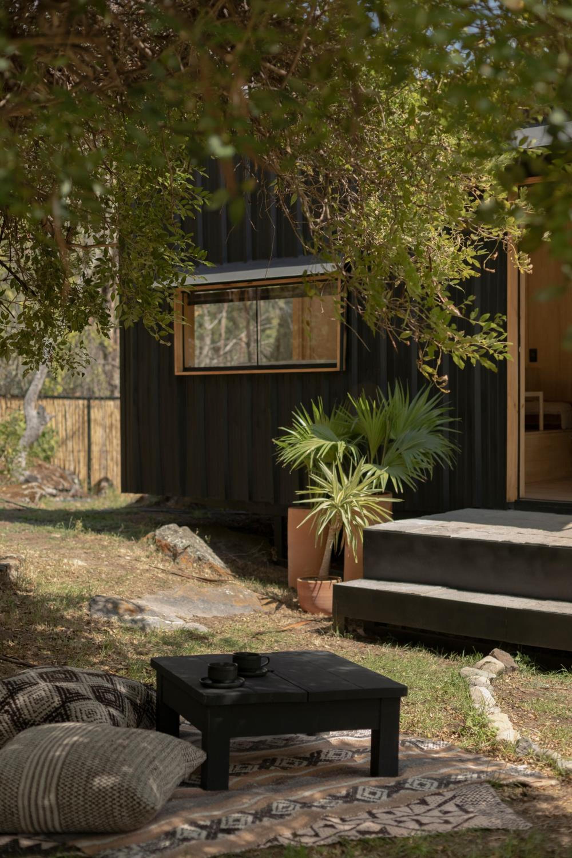 Earth Tones - Cozy, Intimate Haven with Bedside Mountain View view 5