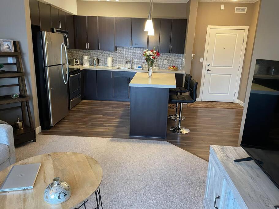 Modern & quiet apartment in Millrise