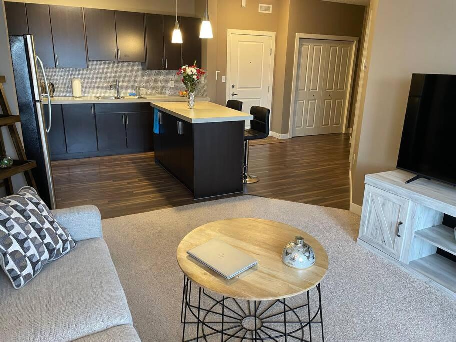 Modern & quiet apartment in Millrise