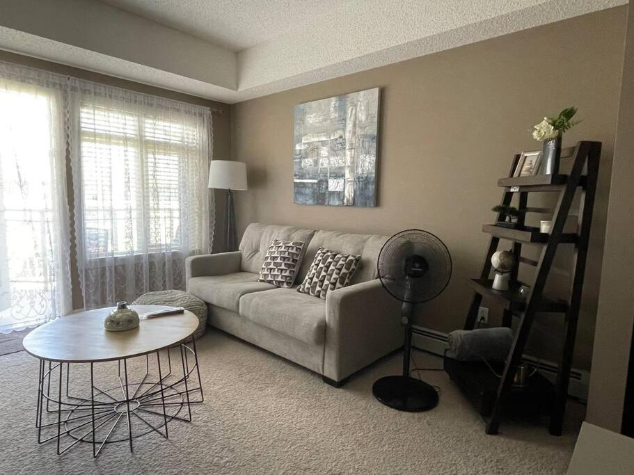 Modern & quiet apartment in Millrise