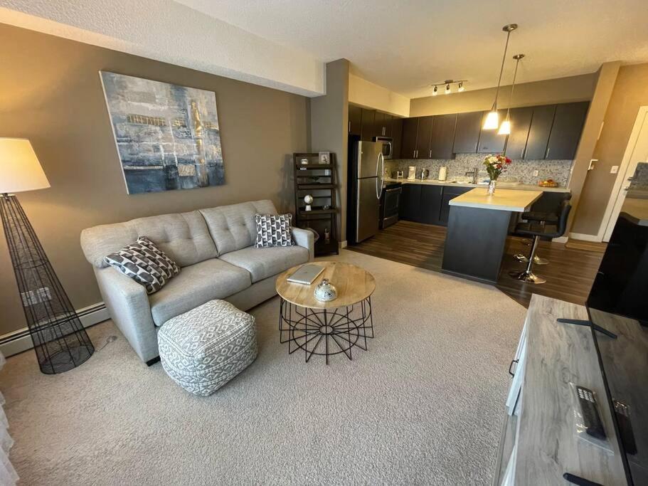 Modern & quiet apartment in Millrise