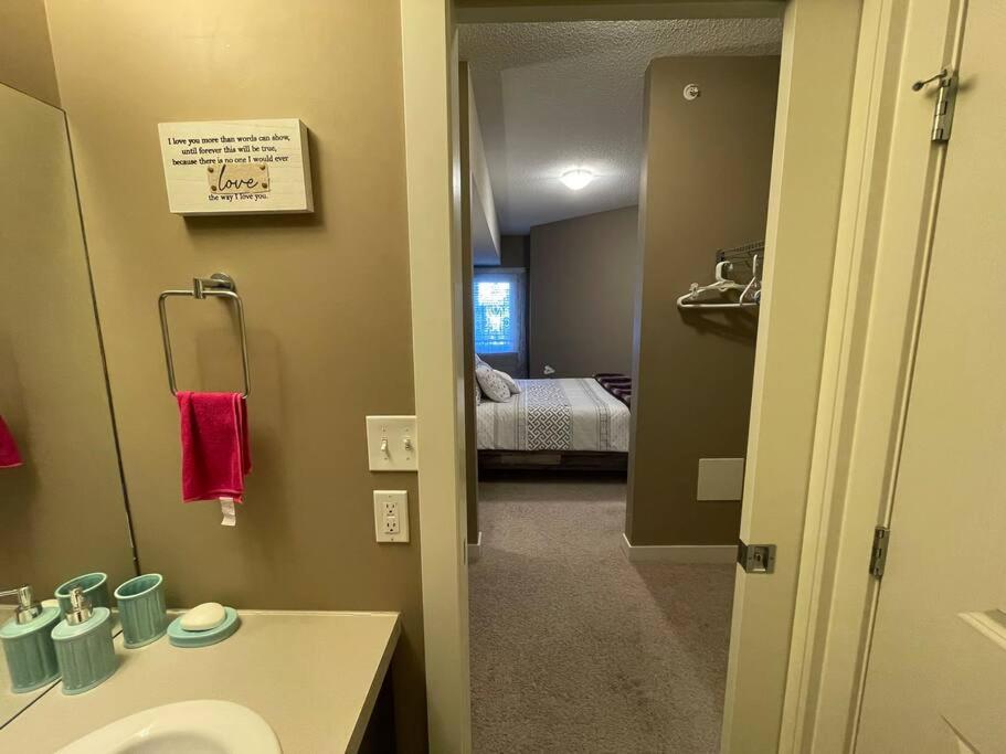 Modern & quiet apartment in Millrise