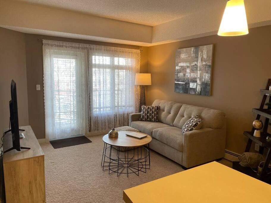 Modern & quiet apartment in Millrise