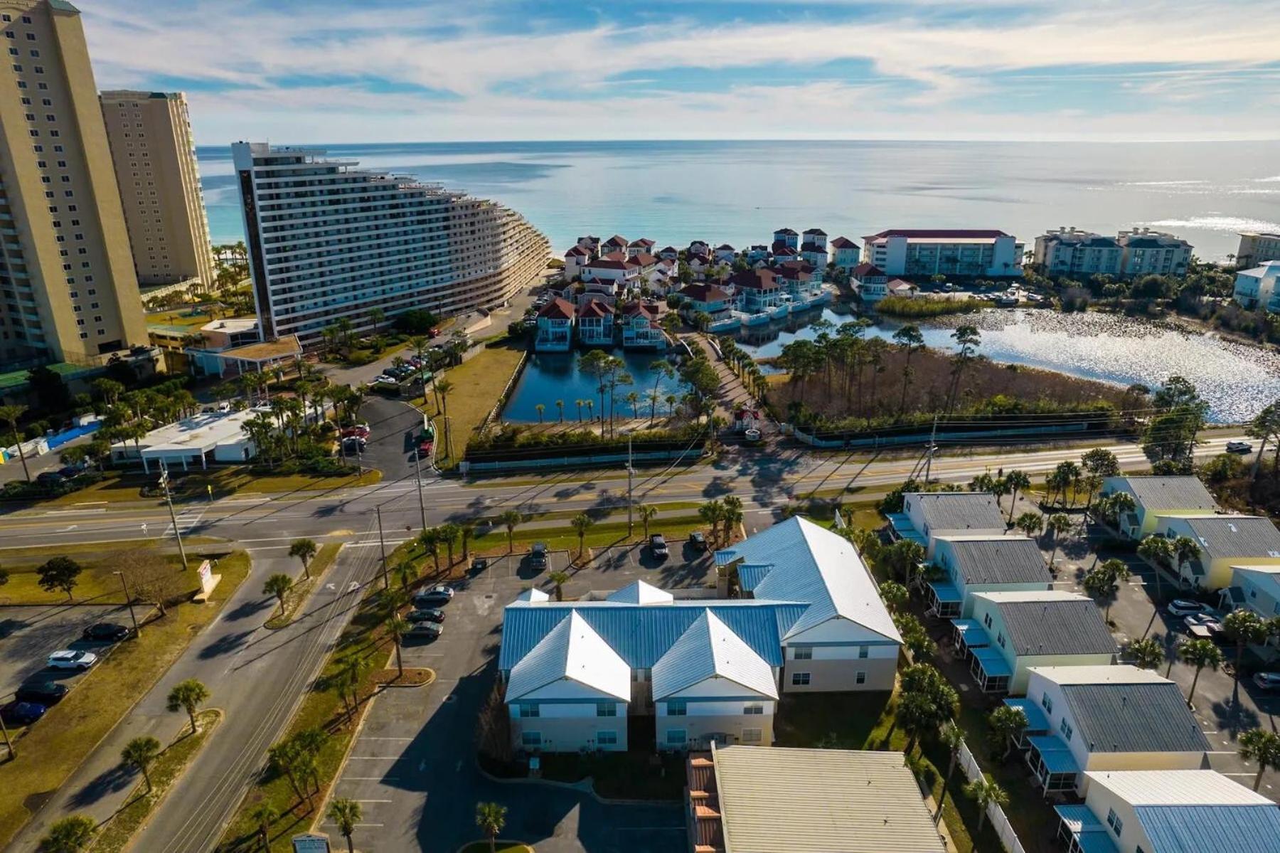 Hotel Sunny escape in Miramar Beach - Image 1