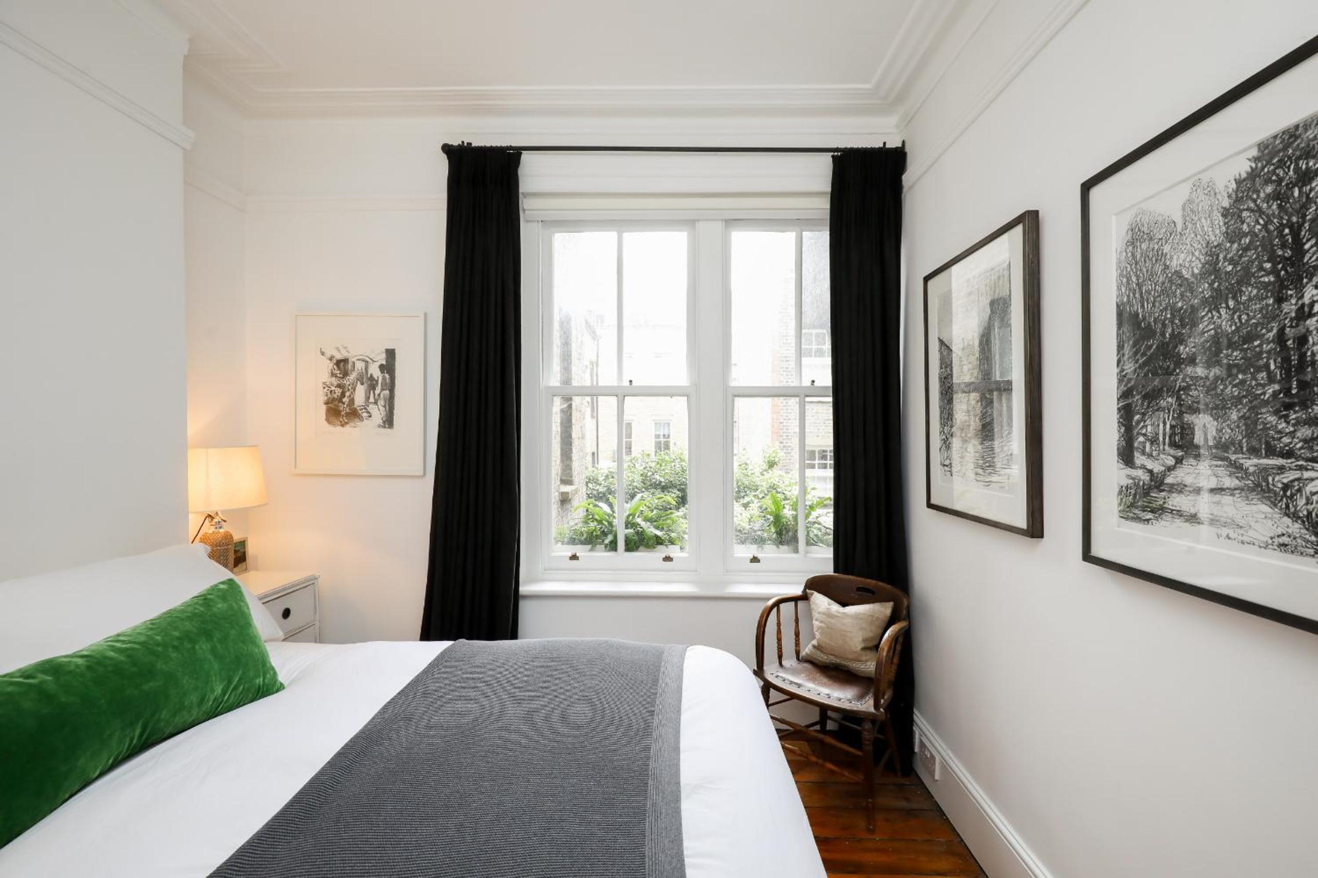 Charming West End Residence in Peaceful Fitzrovia view 3