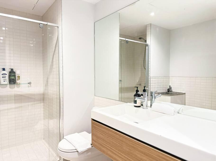 Charming Riverside Apartment near Crown Casino & MCEC