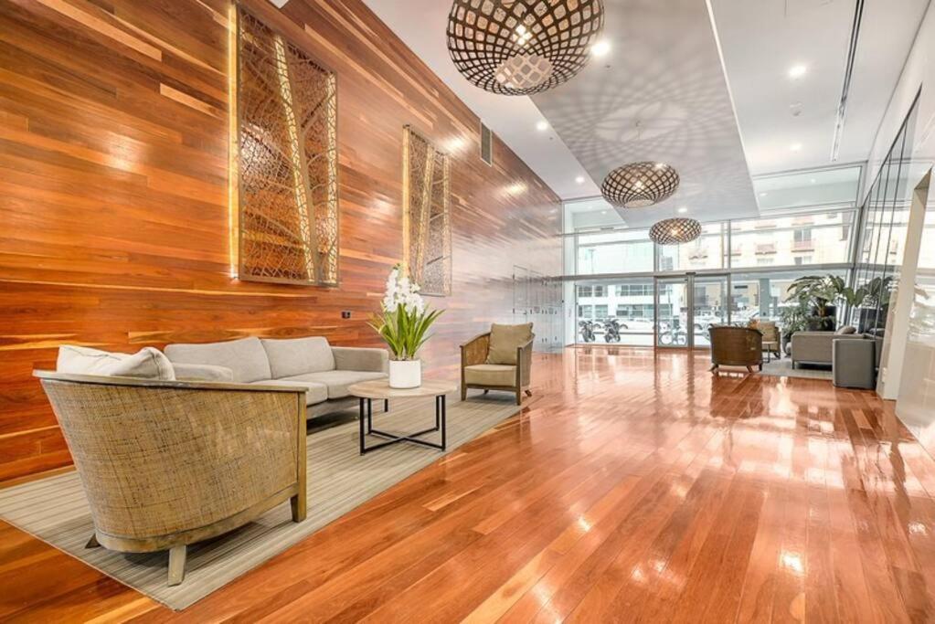 Charming Riverside Apartment near Crown Casino & MCEC
