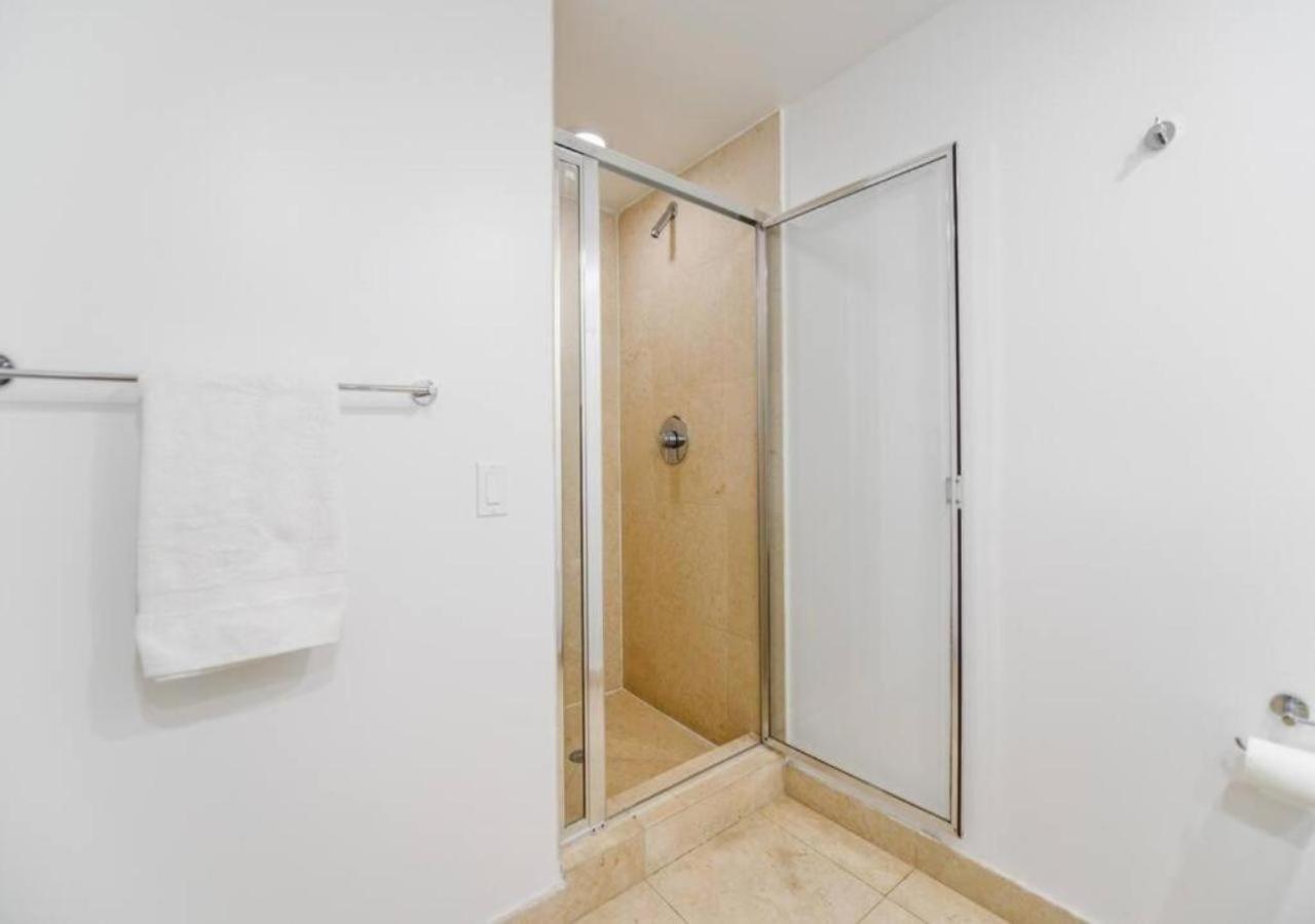 Luxury Condo with Panoramic Views at Icon Brickell