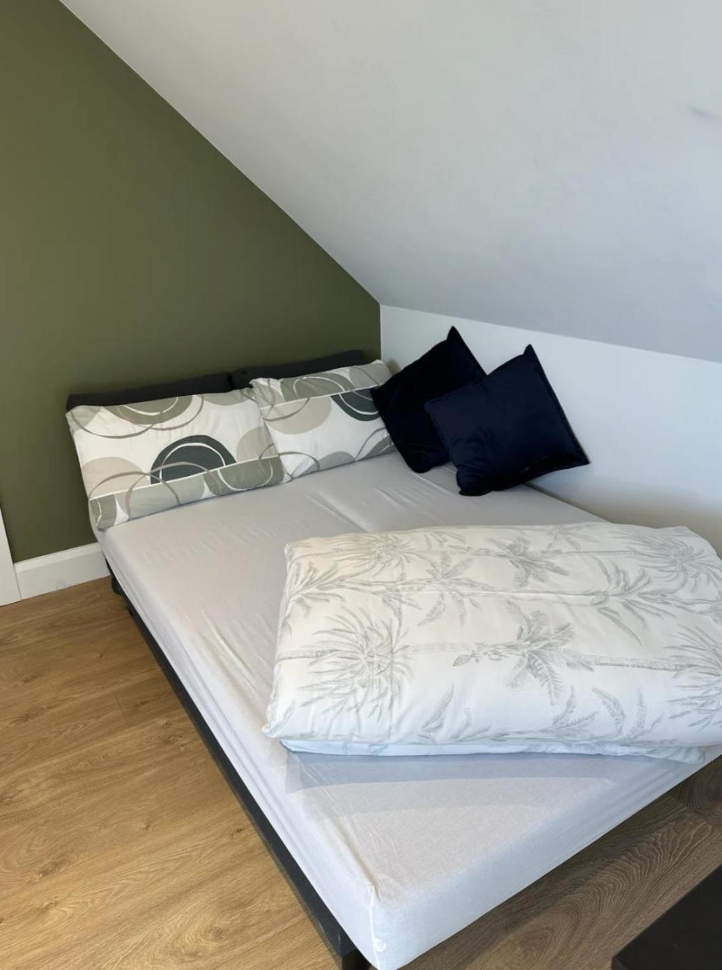 Top Floor Central Apartment
