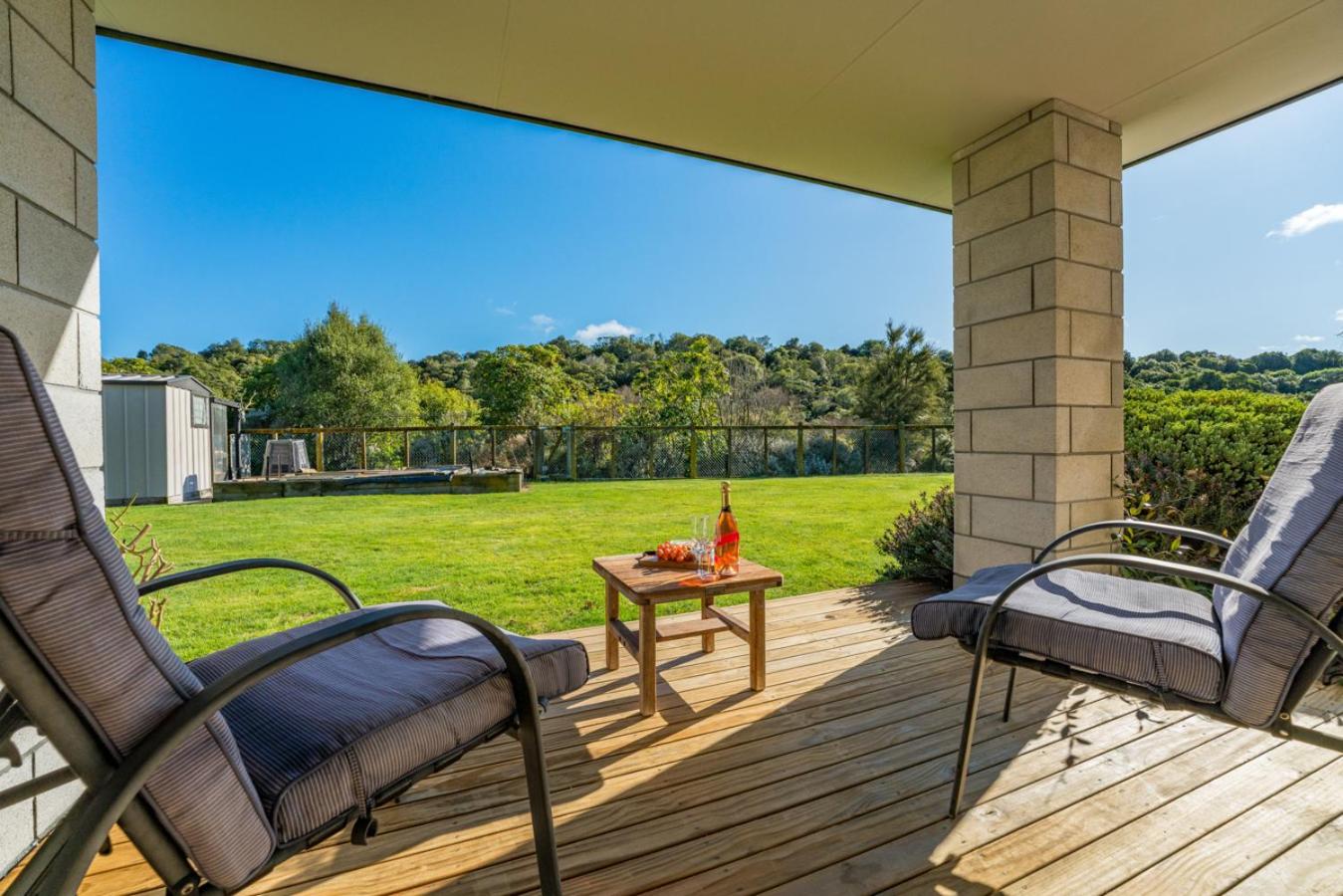 Pukeko Paradise - Kinloch