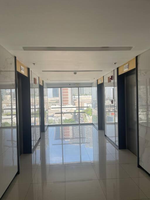 Fame Residences EDSA Shaw MRT Shangrila Megamall view 3