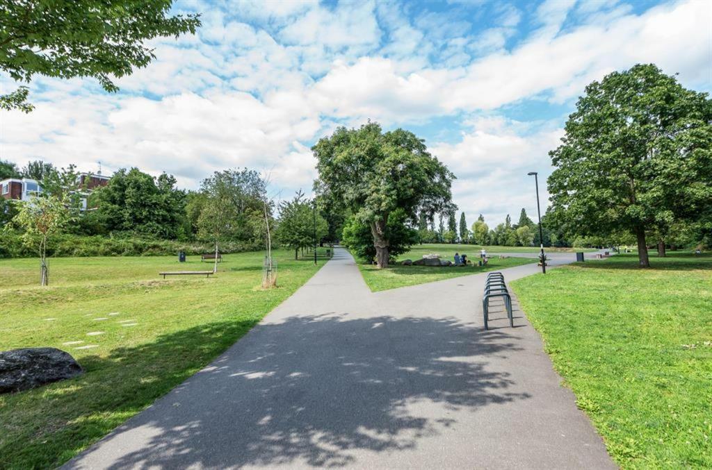 Modern 2 Bed Apartment London Lewisham Catford - Perfect for Long Stay