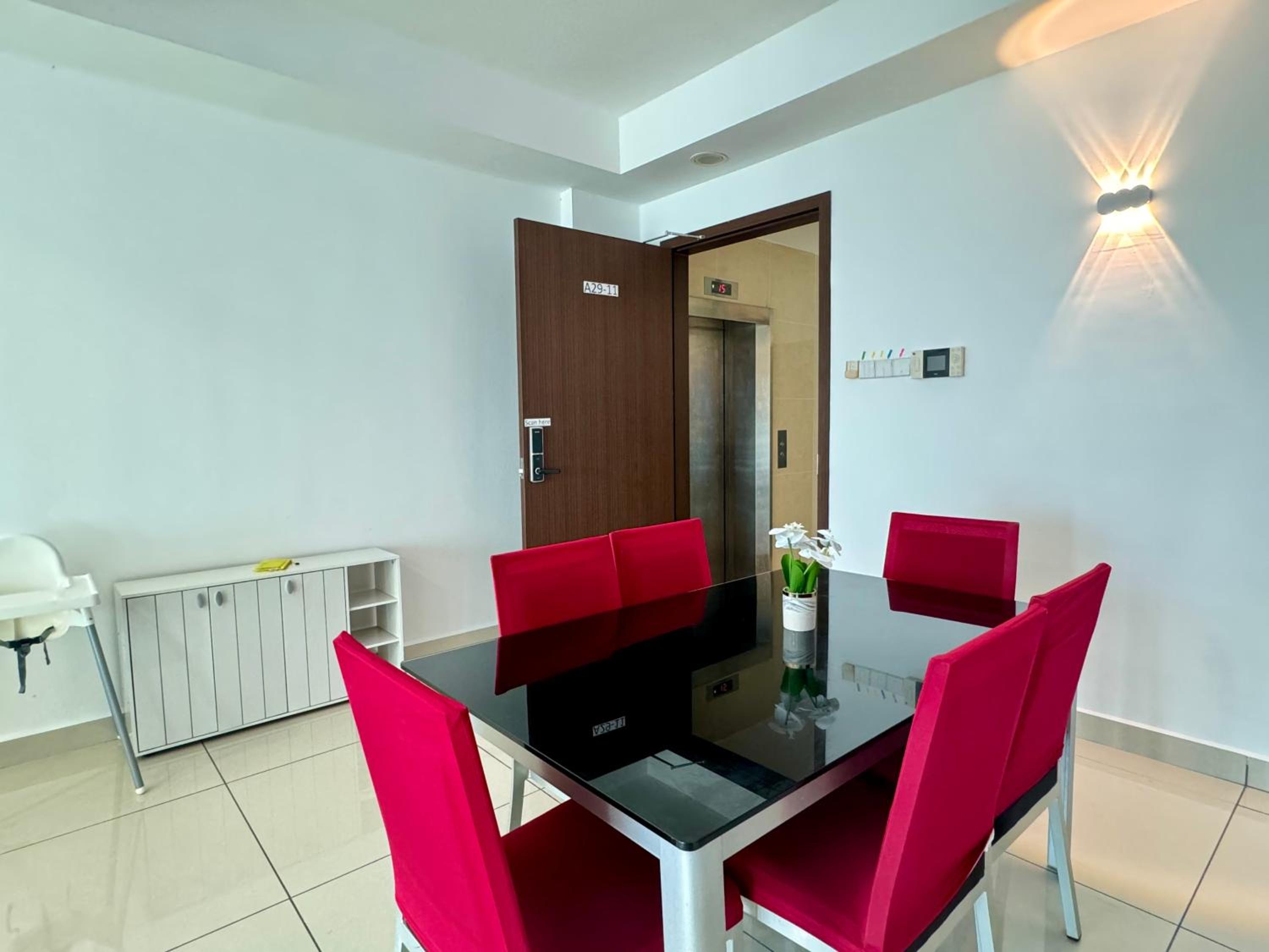 JB City Shopping Mall Apartment