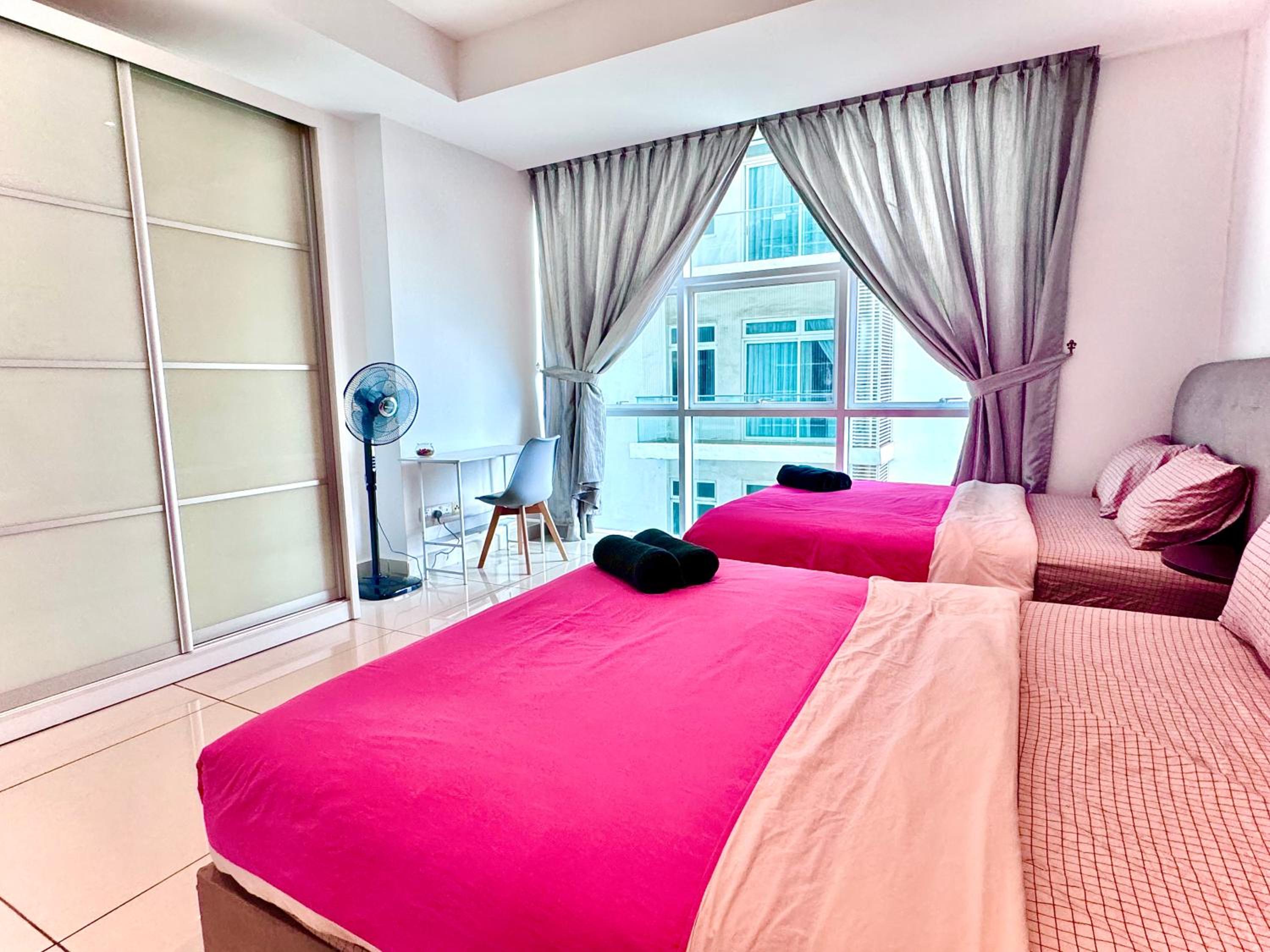 JB City Shopping Mall Apartment