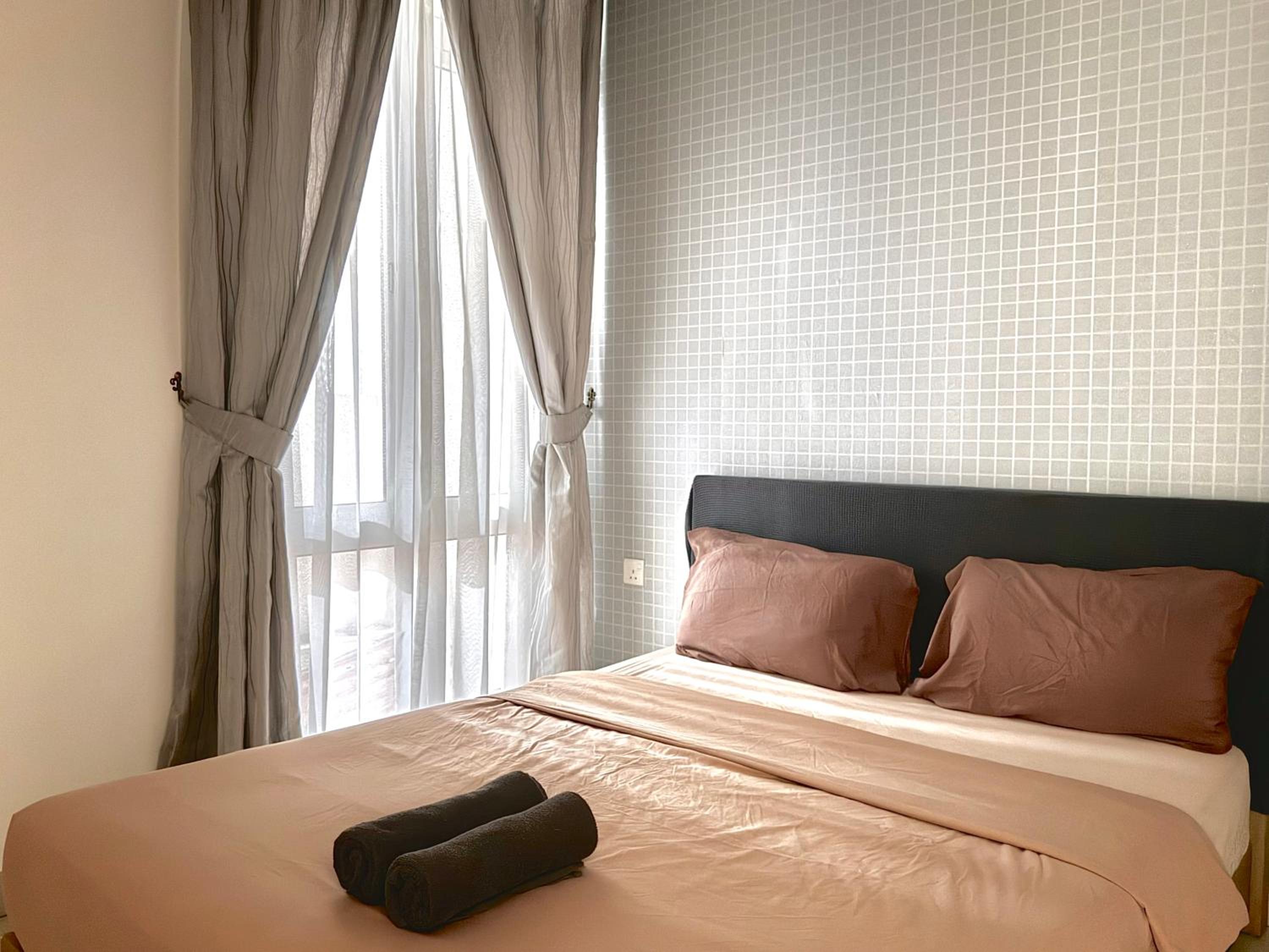 JB City Shopping Mall Apartment
