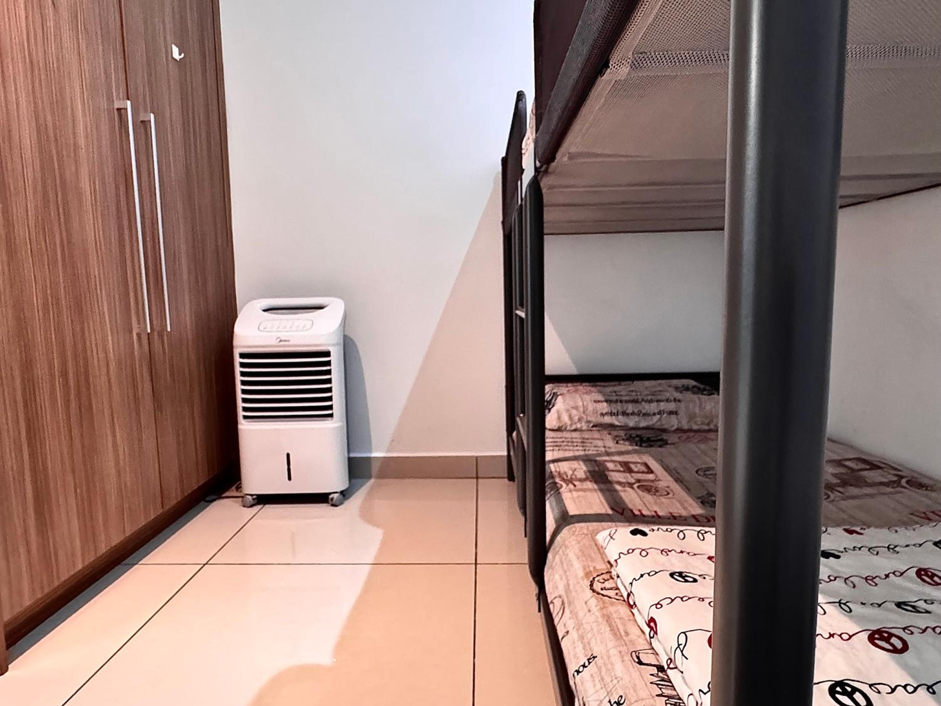 JB City Shopping Mall Apartment