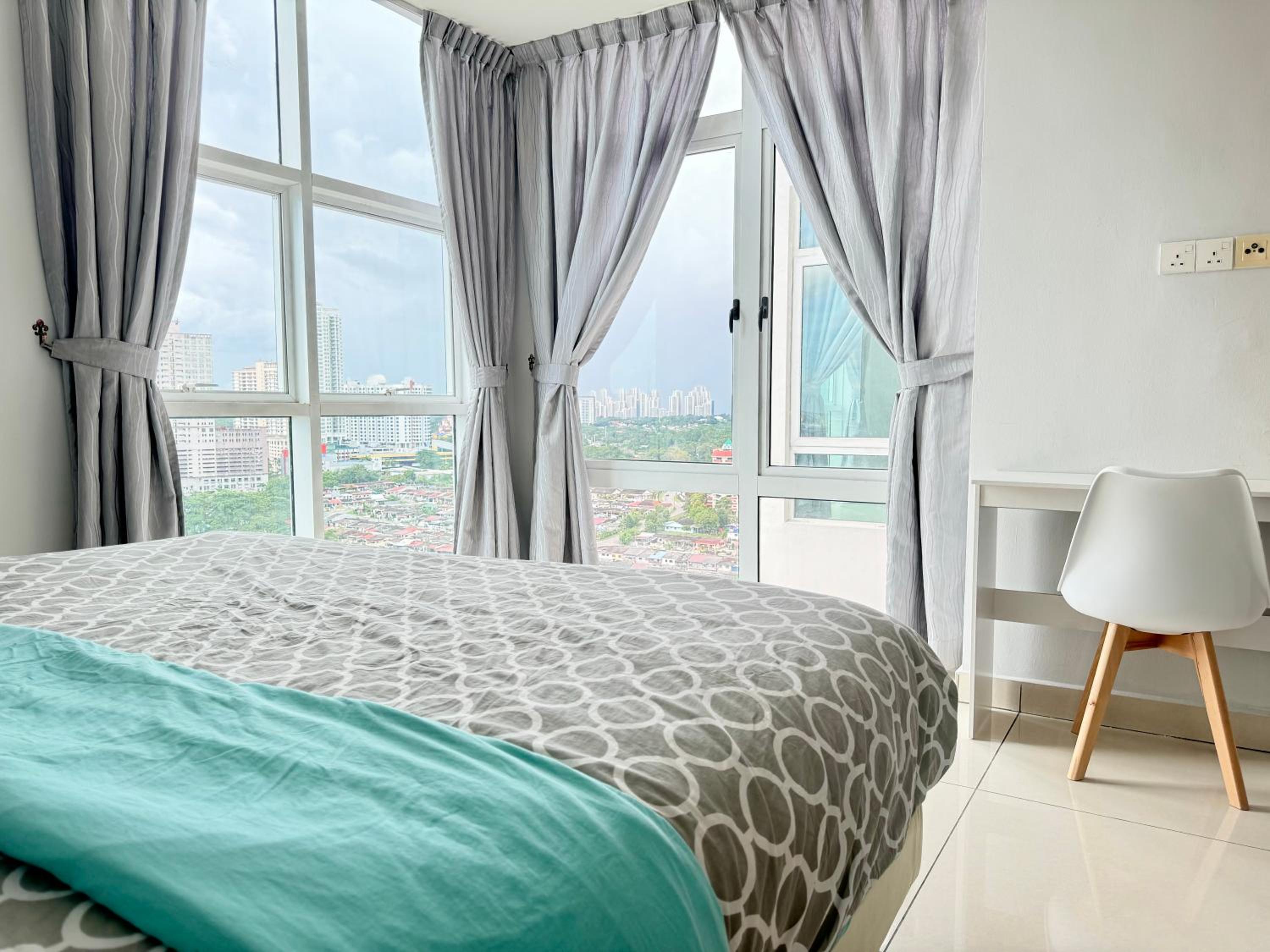 JB City Shopping Mall Apartment