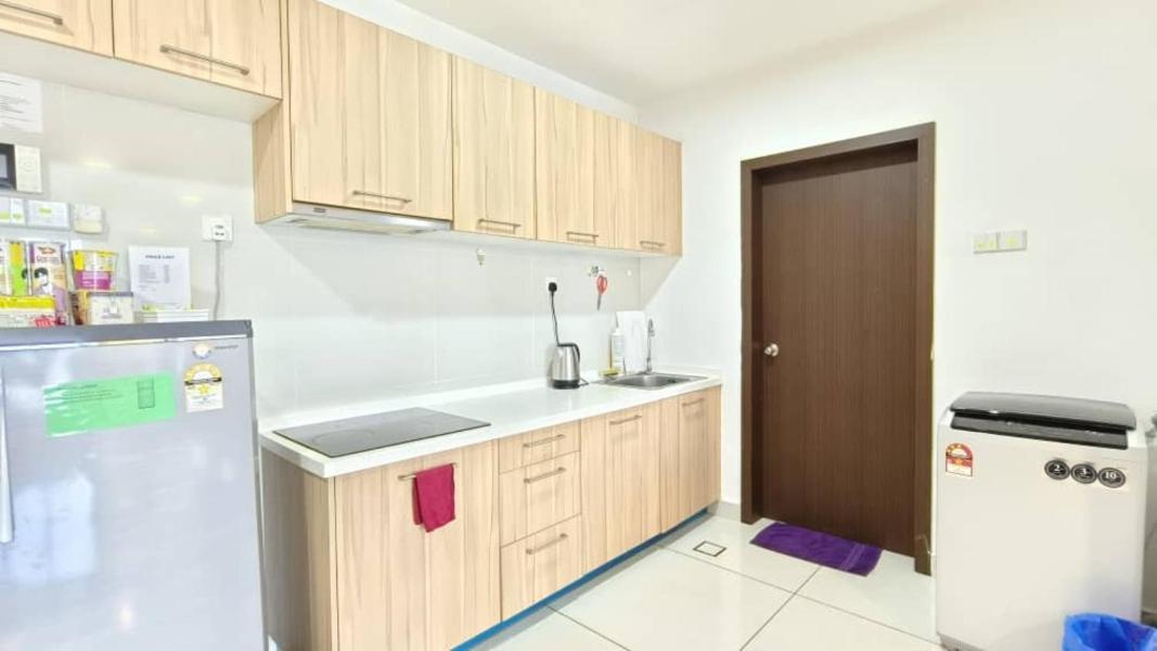 JB City Shopping Mall Apartment
