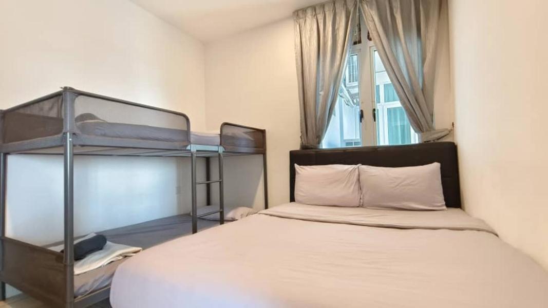 JB City Shopping Mall Apartment
