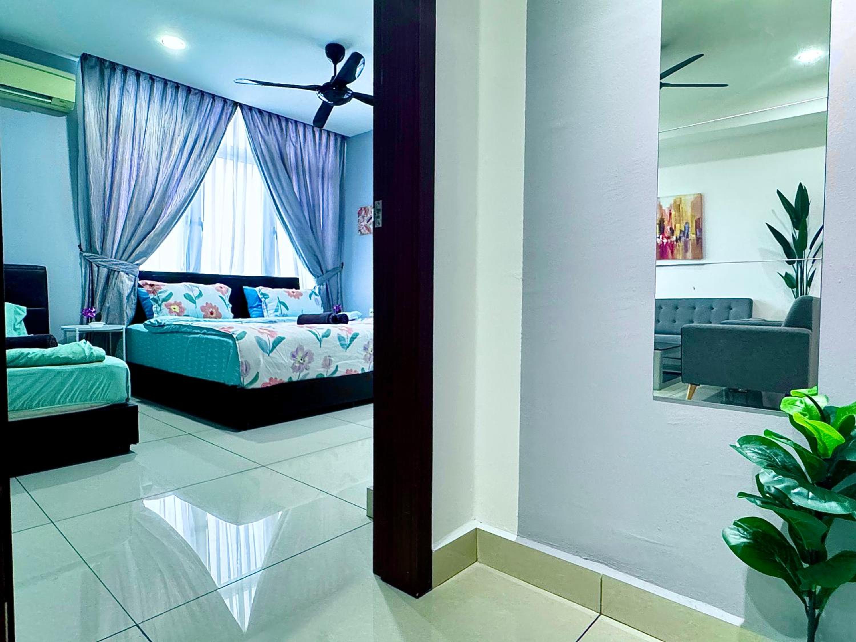 JB City Shopping Mall Apartment