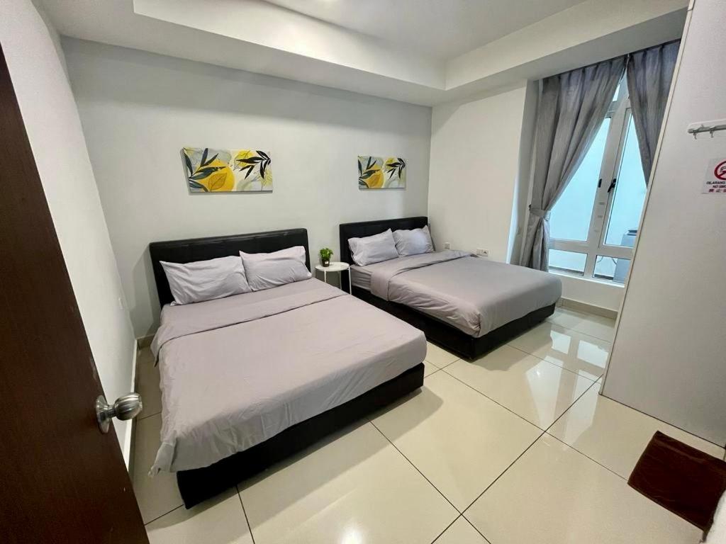 JB City Shopping Mall Apartment